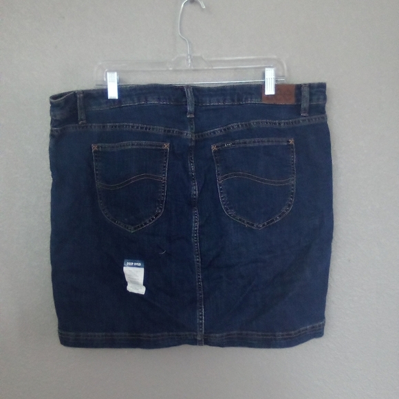 Lee short skirt ( box BY ) - Picture 2 of 3